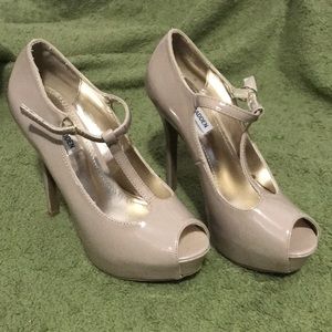 Steve Madden nude pumps